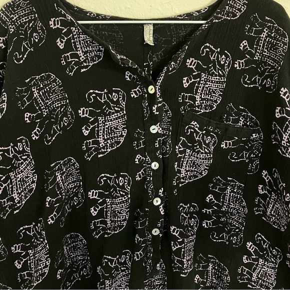 Free People Intimately Wear Me Daily Romper
Elephant Print Black & Pink Size: XS - Picture 5 of 6